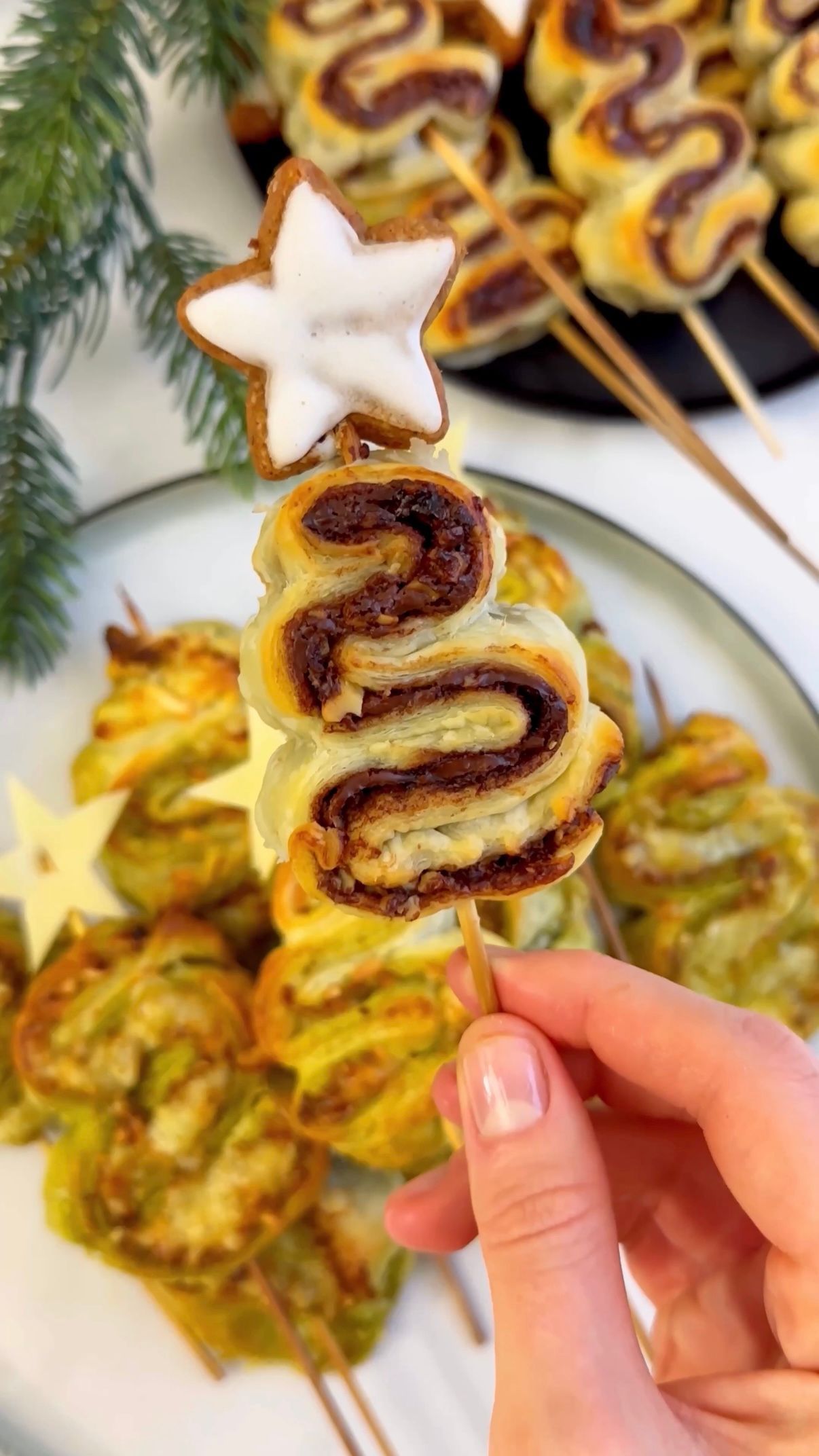 Tannenbäumchen aus Blätterteig herzhaft oder süß