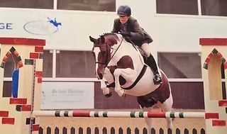 Amanda Sivewright competing in a show jumping event