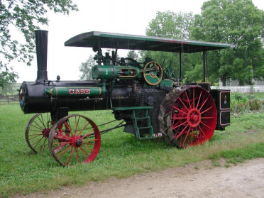 Trator antigo com motor a vapor
