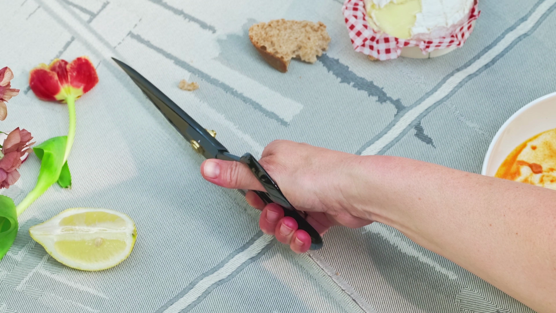 Re_Work By TextielMuseum - knippen tafellaken liggend