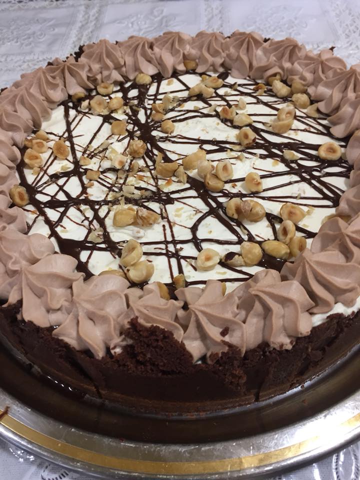 Torta di cioccolato e nocciole