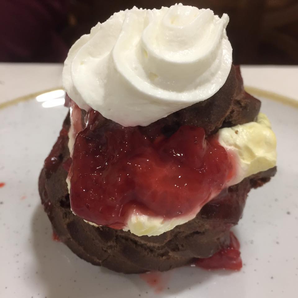 Bignè di cioccolato e crema