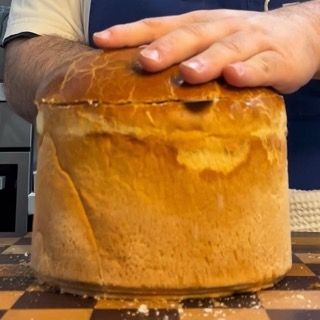 Movimento rotatorio per tagliare la cupola in modo preciso.