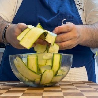 Focaccine pesche e zucchine marinate