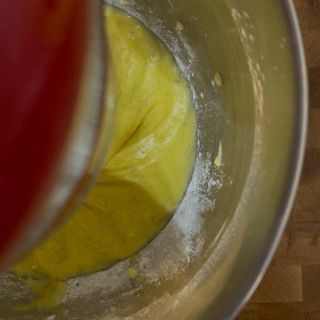 Composto di tuorli chiaro e spumoso