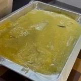 Crema coperta con pellicola a contatto in frigo