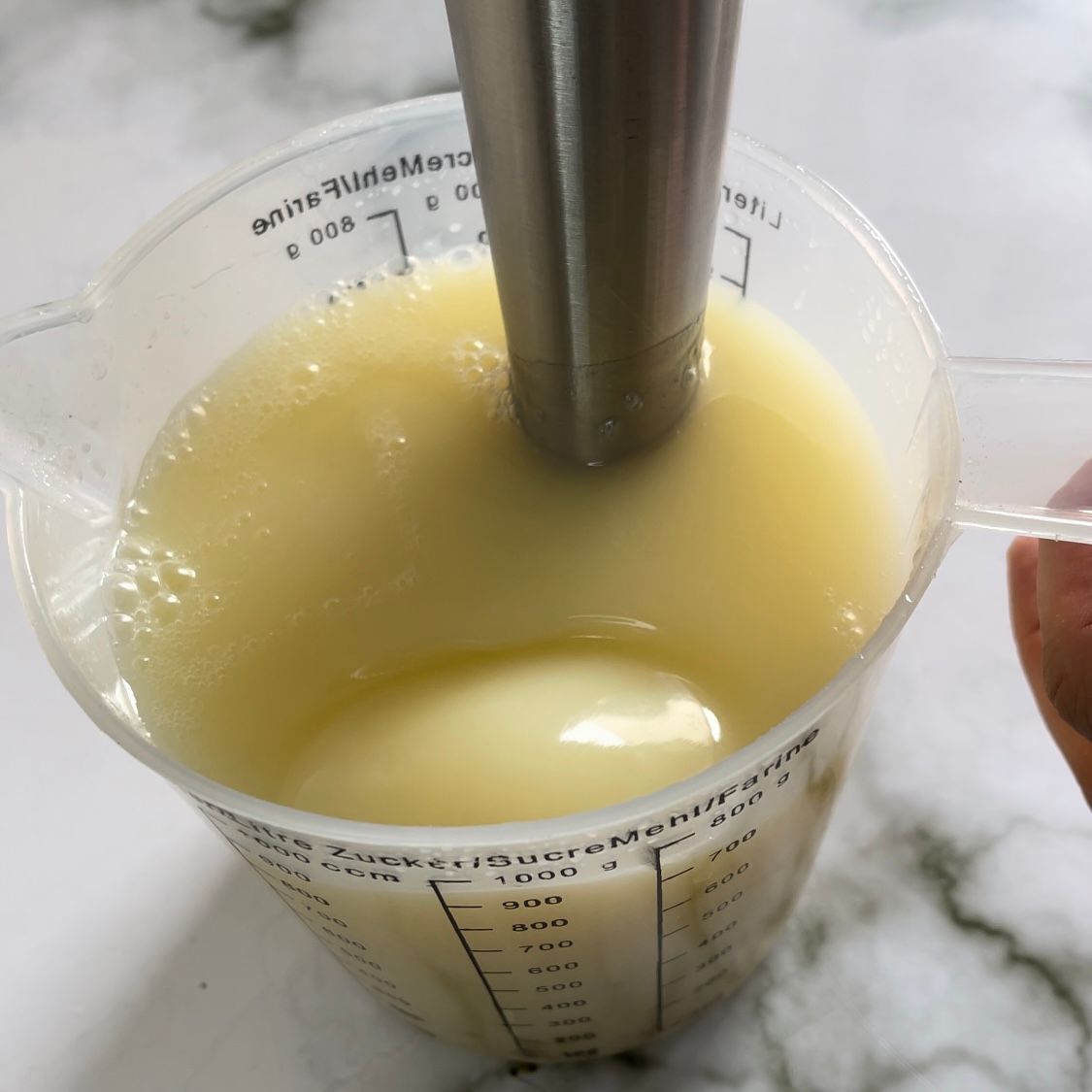 Un misurino con il numero 7 sopra