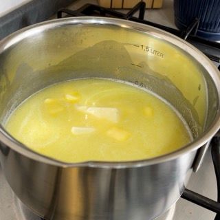 I liquidi che raggiungono il bollore sul fuoco