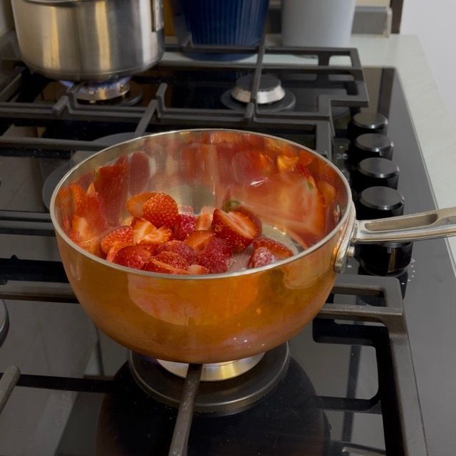 Ingredienti della composta pronti per la cottura.