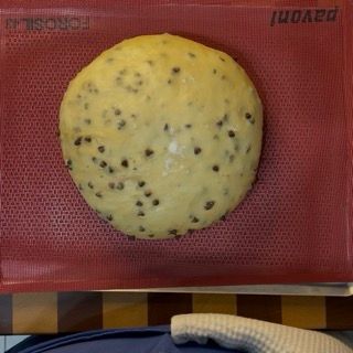 Primo piano di un Cramique perfettamente lievitato.