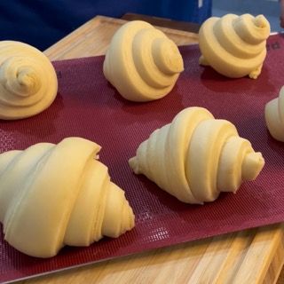 Croissant francesi lievitati in teglia