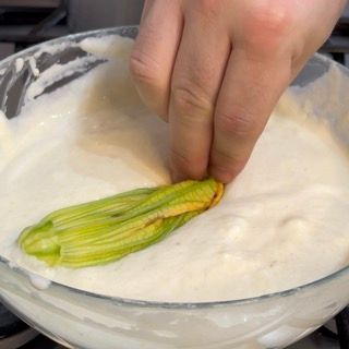 Fiori di zucca in pastella