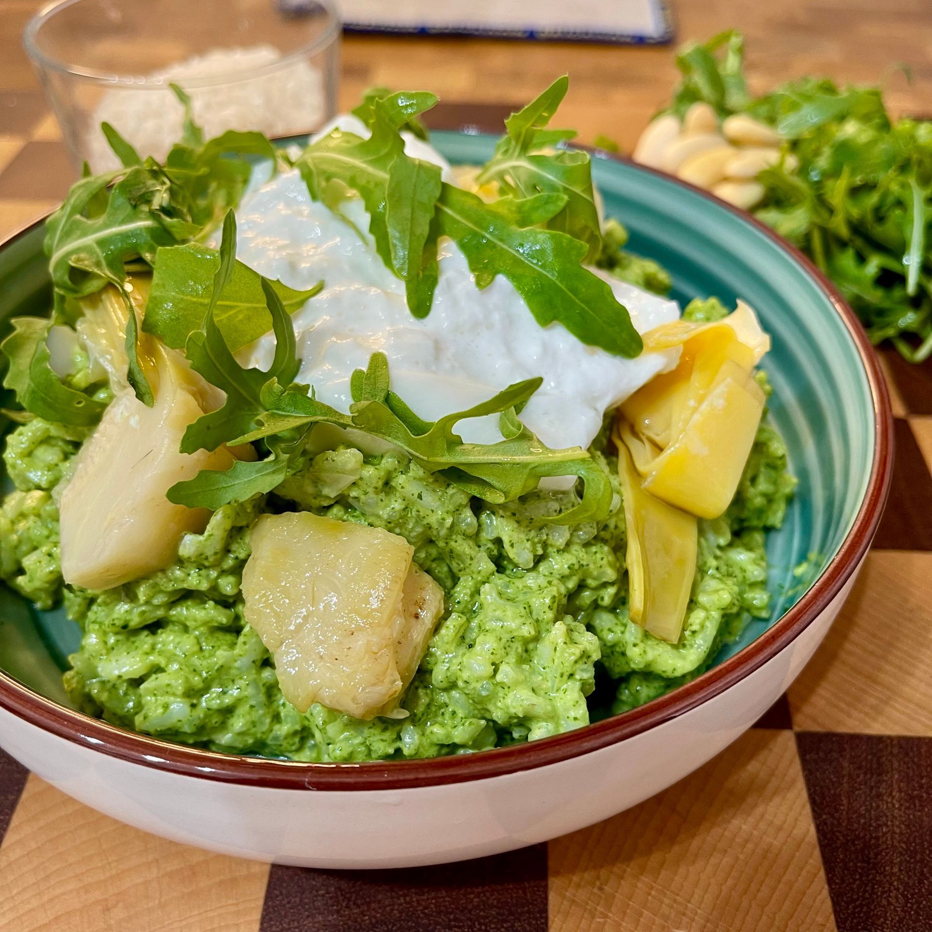 insalata di riso con pesto di rucola e burrata