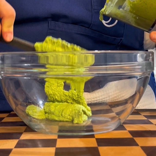 insalata di riso con pesto di rucola e burrata