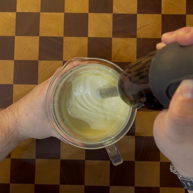 preparazione maionese gastronomica