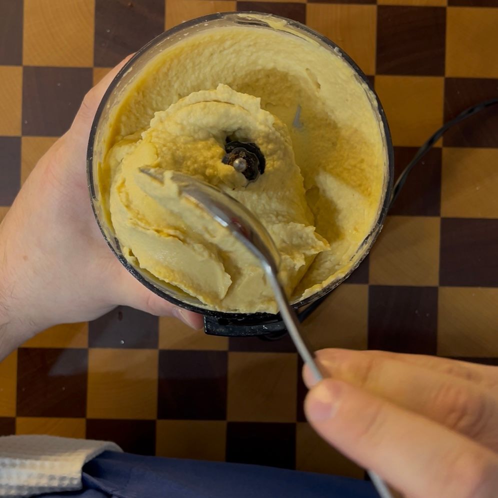 L'hummus di ceci liscio e omogeneo