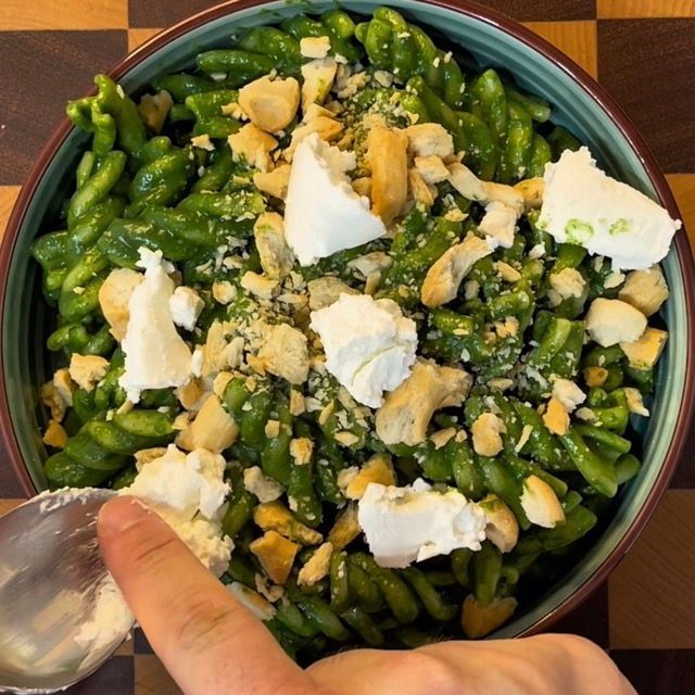 pasta con crema di spinaci e robiola