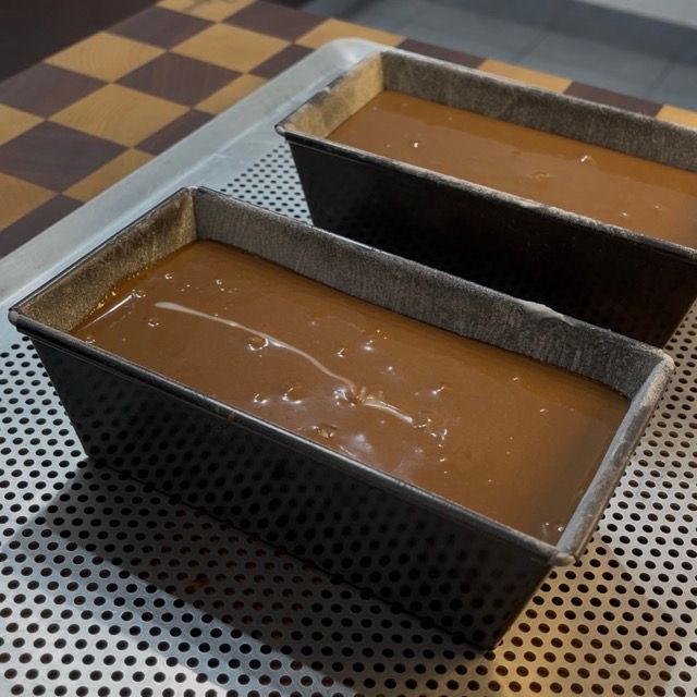 Plumcake al cioccolato in forno statico durante la cottura a 185 gradi.