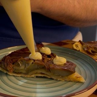 Utilizzo della sac a poche con chantilly salata, ideale tra le creme per farcire voulevant salati e tartine