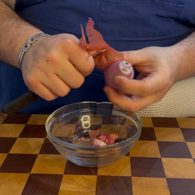 scalogno viene pulito