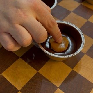 Tortino al cioccolato dal cuore al caramello