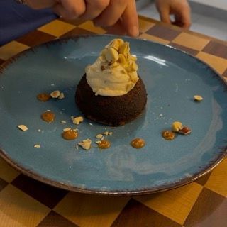 Tortino al cioccolato dal cuore al caramello