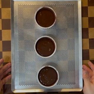 Tortino al cioccolato dal cuore al caramello