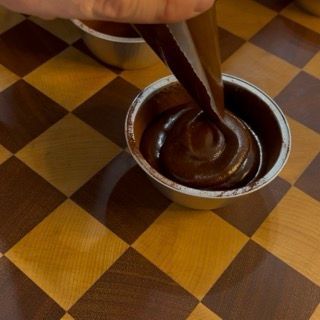 Tortino al cioccolato dal cuore al caramello