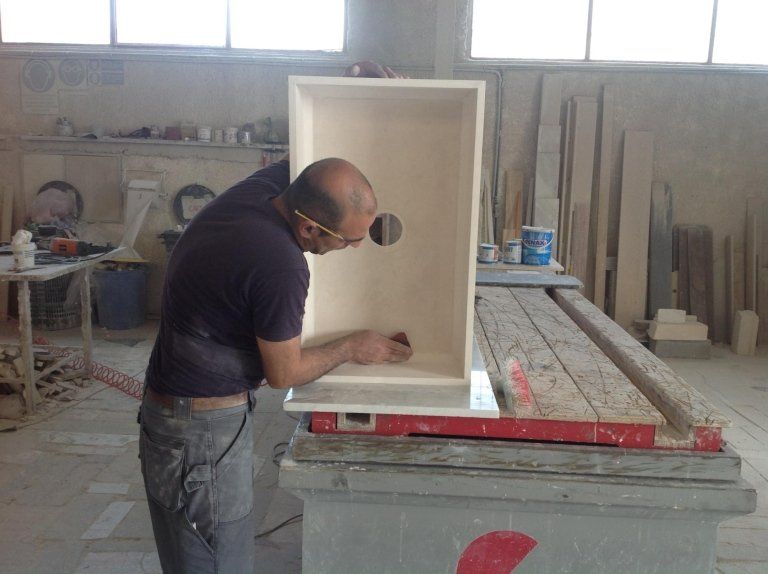 realizzazione di un lavabo in marmo
