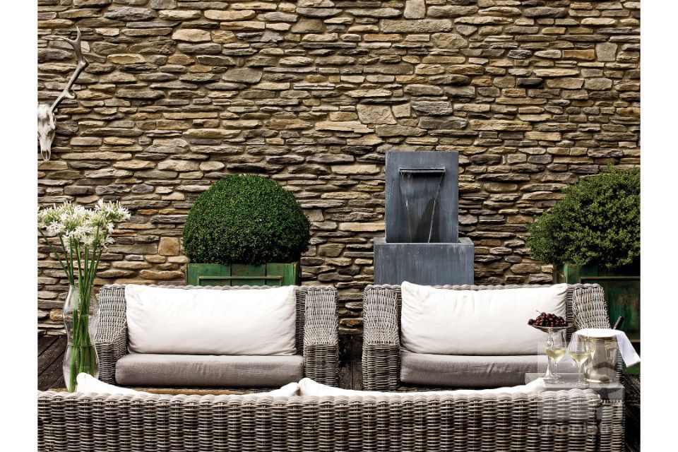 parete interna rivestita in pietra