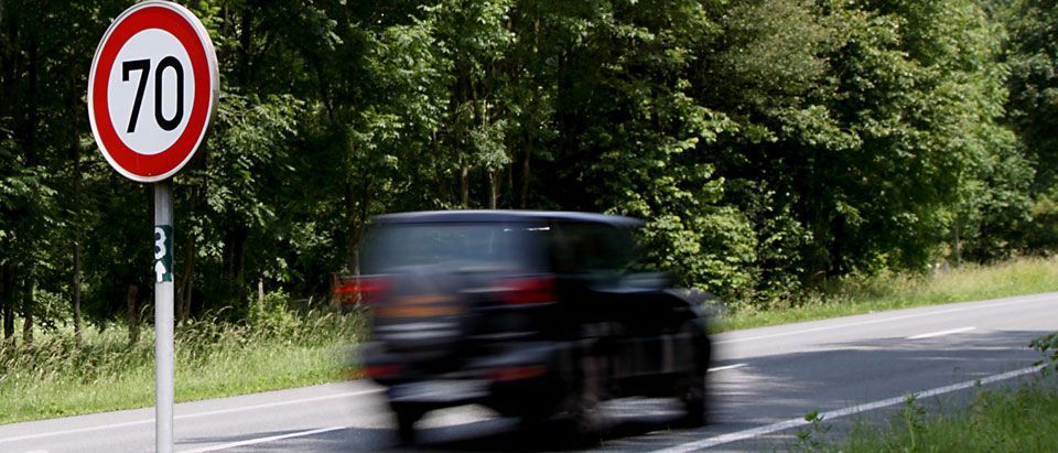 Mit Bußgeldbescheide zum Anwalt für Verkehrsrecht