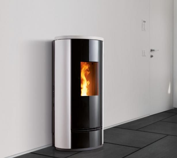 Stufa a Pellet in maiolica Piazzetta P220T - 8,5 KW - 5 stelle
