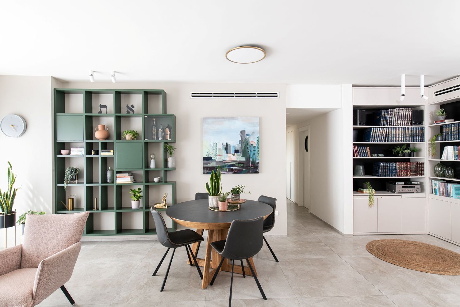 עיצוב דירה בסגנון נורדי במודיעין 
טל גלעד – סטודיו בוטיק לתכנון, עיצוב ואדריכלות פנים המתמחה בתכנון ועיצוב כולל ומערכתי לבתים 
 פרטיים, דירות ועסקים