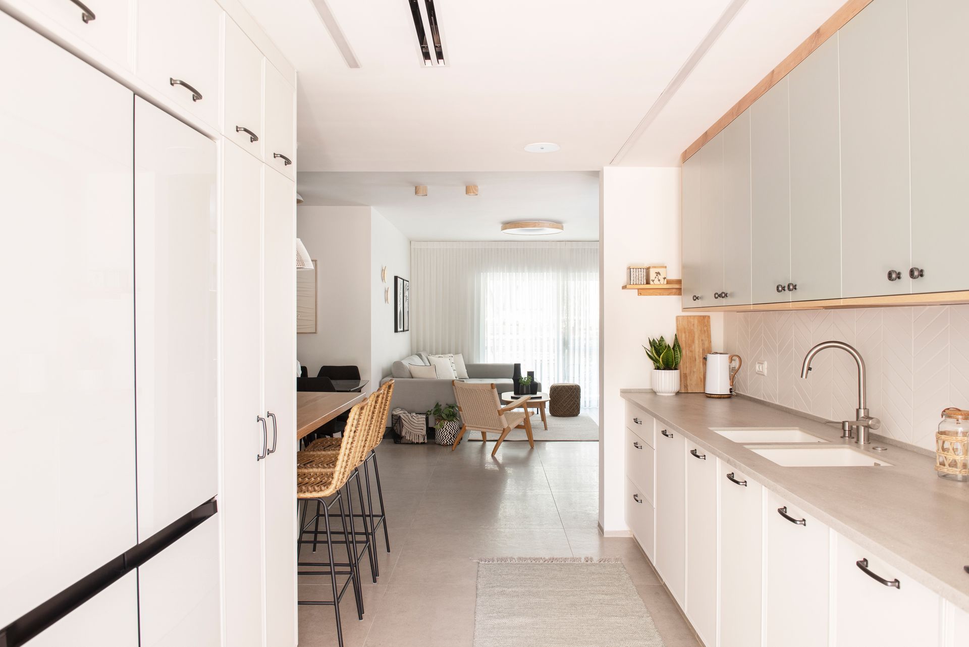 עיצוב דירת גן במודיעין 
טל גלעד – סטודיו בוטיק לתכנון, עיצוב ואדריכלות פנים המתמחה בתכנון ועיצוב כולל ומערכתי לבתים 
 פרטיים, דירות ועסקים