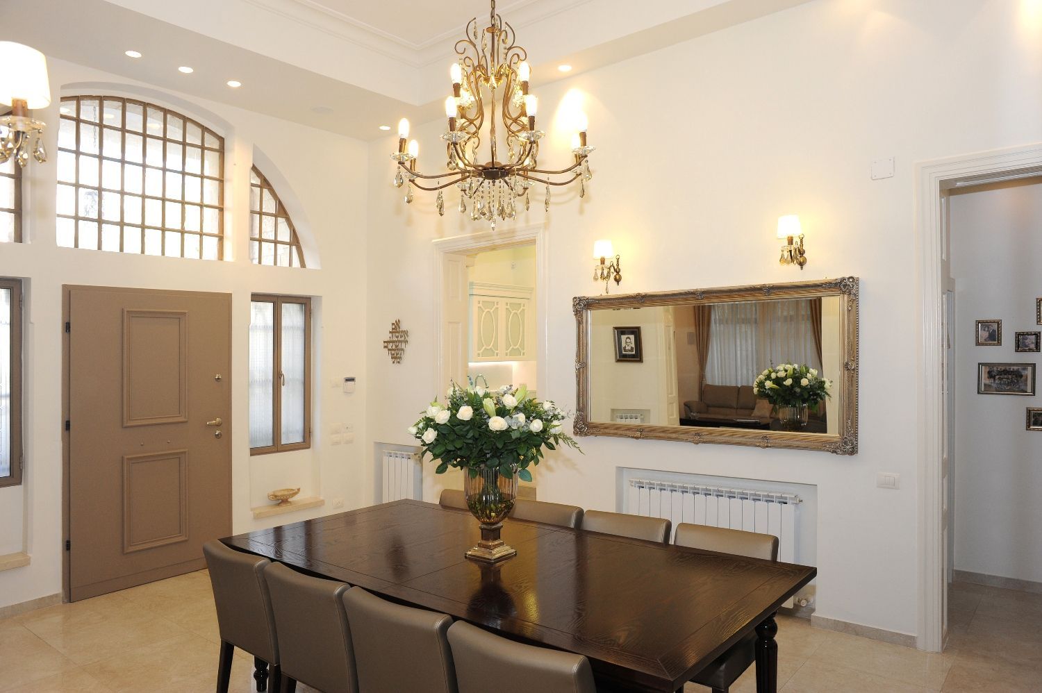 עיצוב בית לשימור בירושלים 
טל גלעד – סטודיו בוטיק לתכנון, עיצוב ואדריכלות פנים המתמחה בתכנון ועיצוב כולל ומערכתי לבתים 
 פרטיים, דירות ועסקים