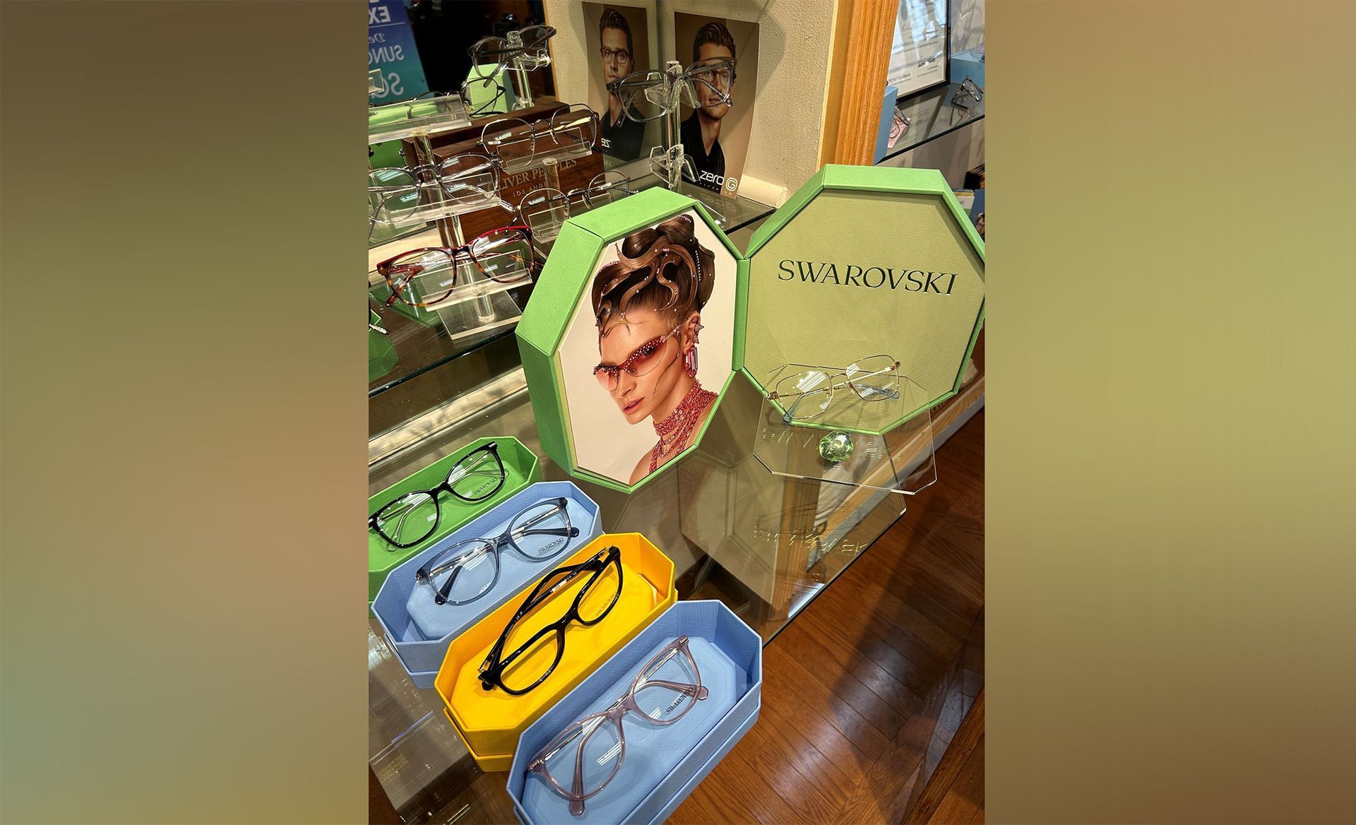 glasses display