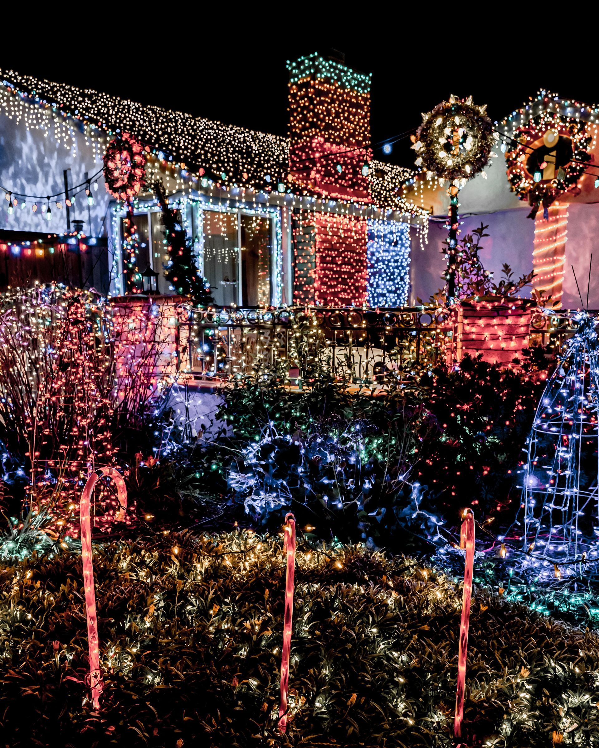 Christmas Card Lane holiday houses in Rancho Peñasquitos during group outing