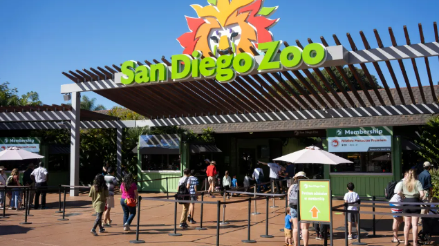 Group arriving at the San Diego Zoo using charter bus transportation in San Diego