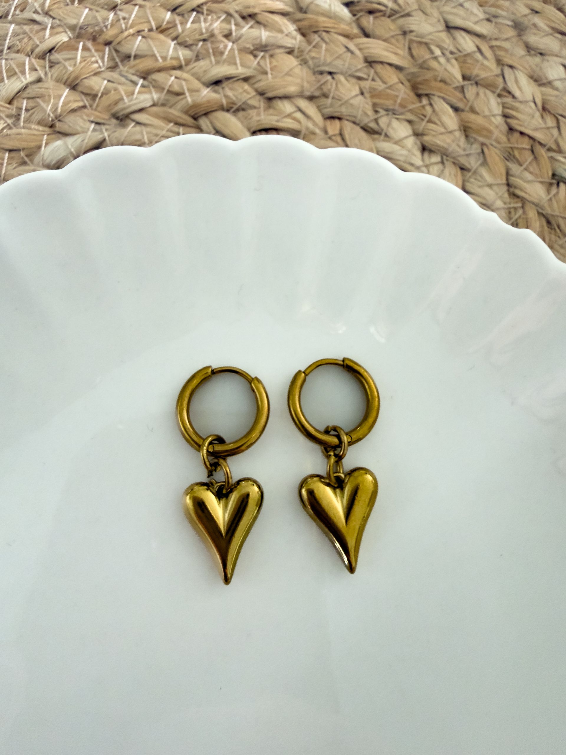 Amour hoops