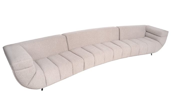 Sofá bouclê orgânico de luxo – Tendência contemporânea para ambientes sofisticados.