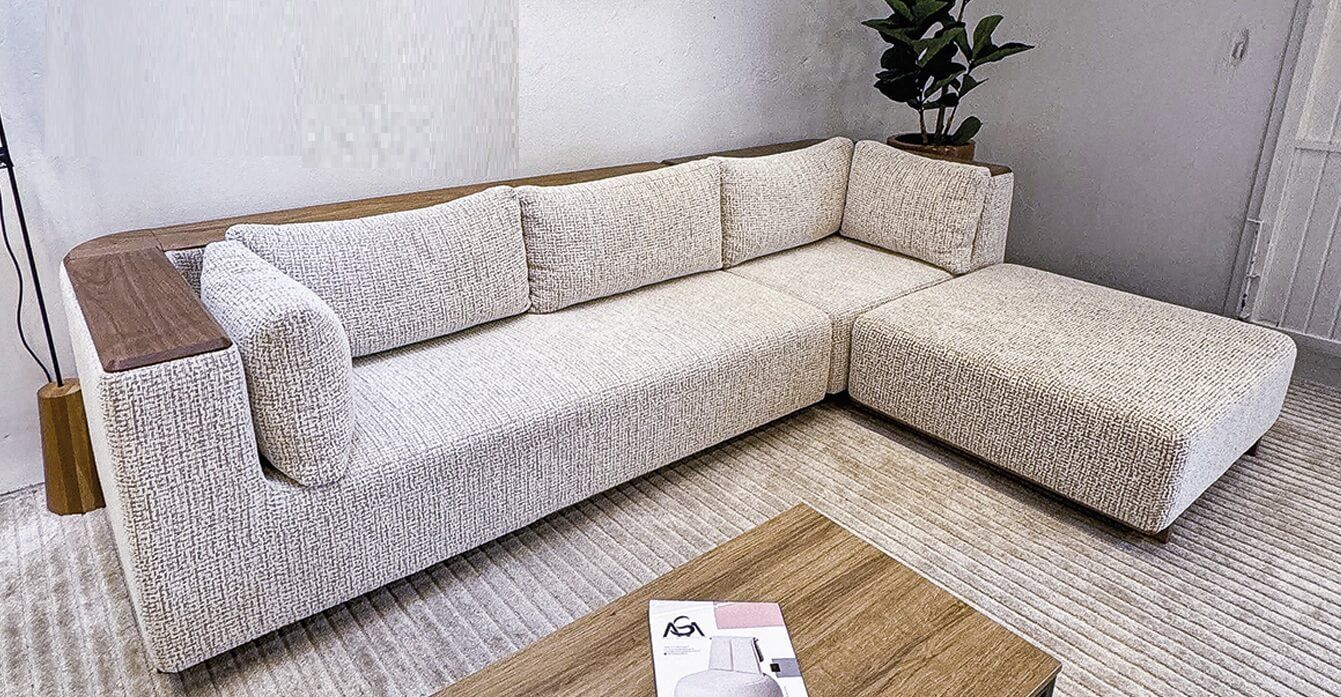 Oferecemos Sofás Boucle de alto padrão em Curitiba Sofá com tecido Boucle de alto padrão podem ser utilizados em modulados ou em orgânicos.