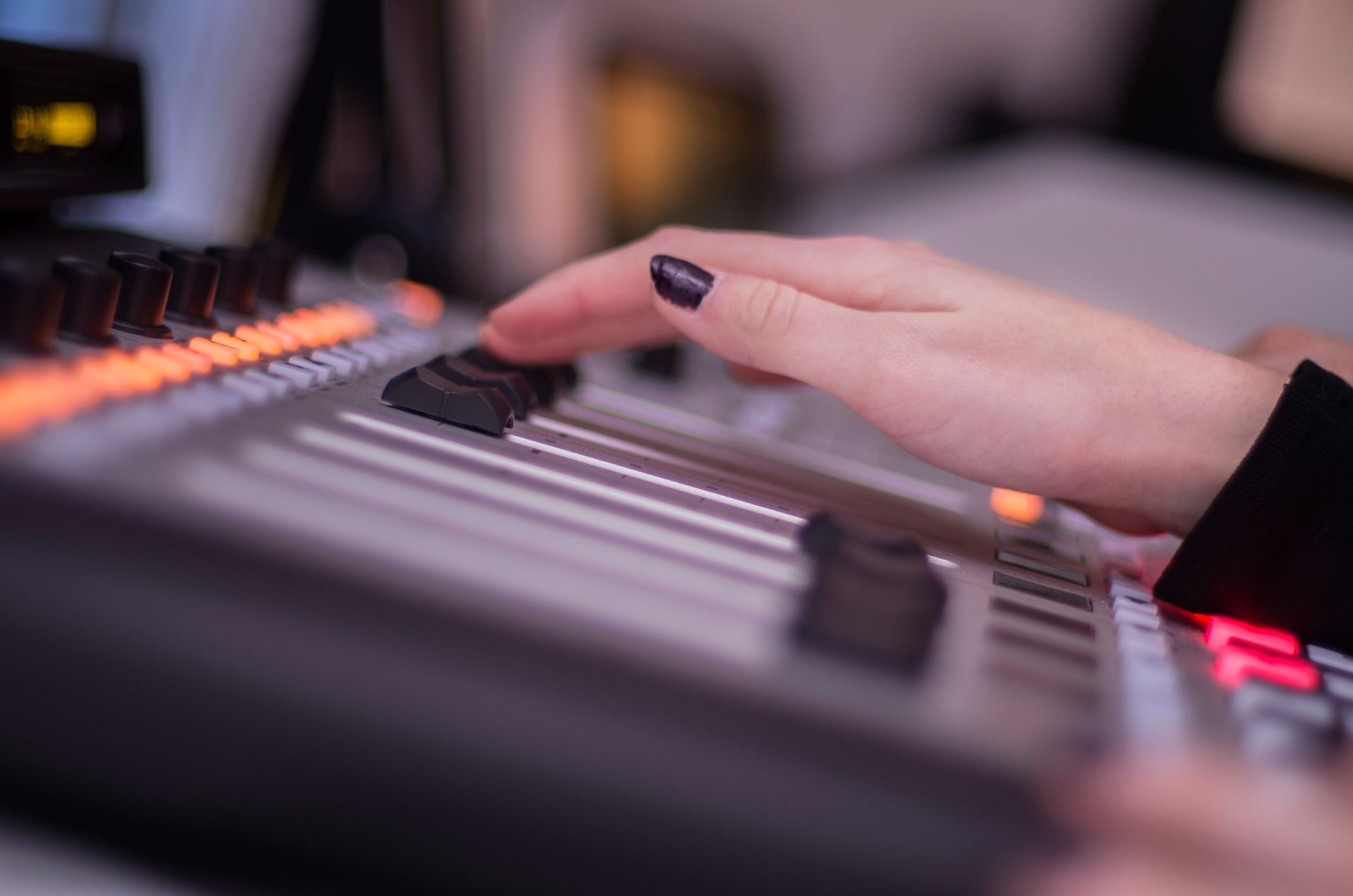 Studio/Cloud Hybrid Radio