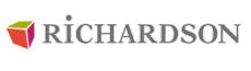 Logo Richardson : texte gris avec un point au-dessus du « i » et une icône de cube colorée.