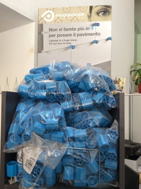 stock di componenti per sistemi idraulici