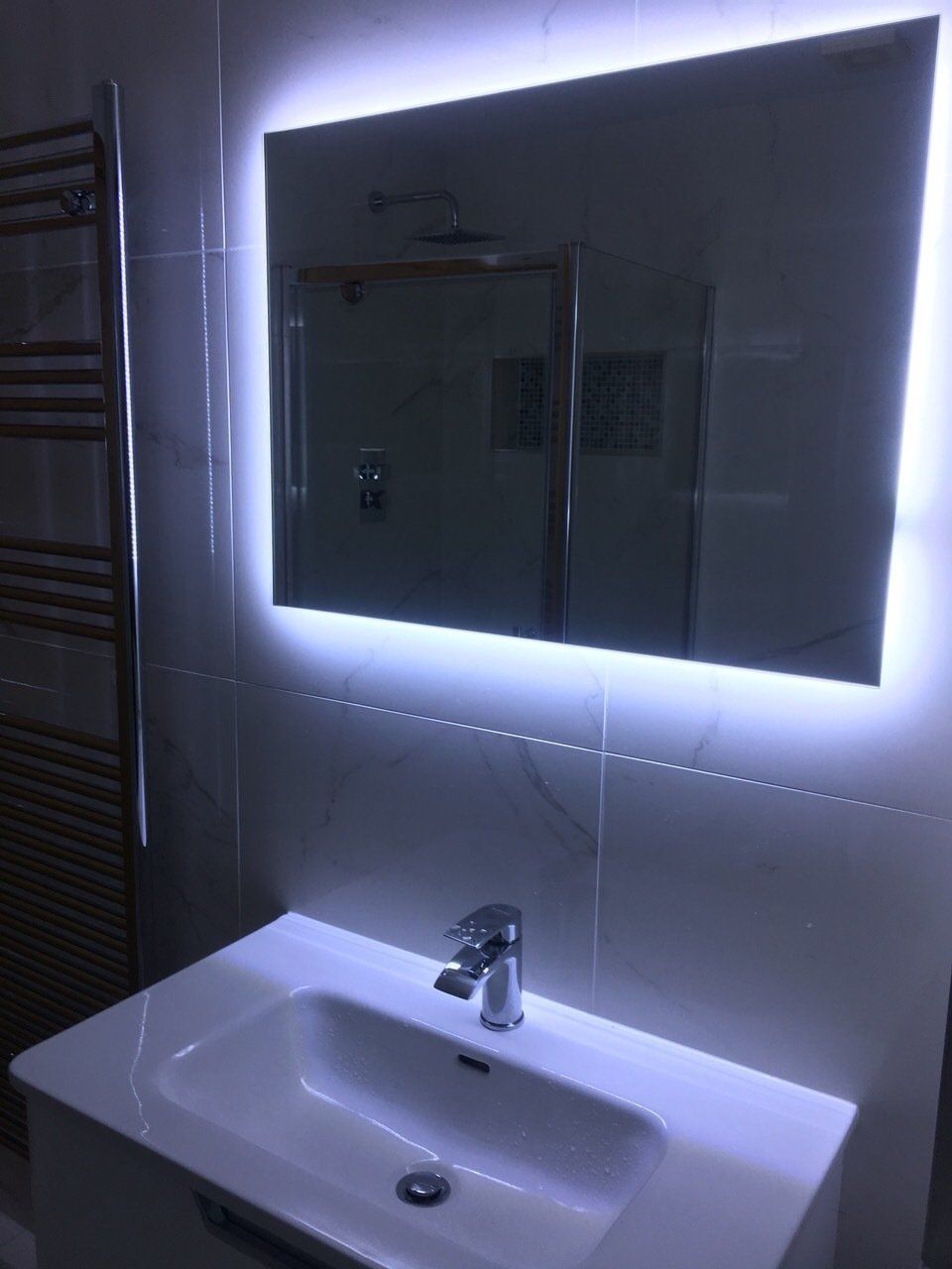 Marble tiles bathroom renovation