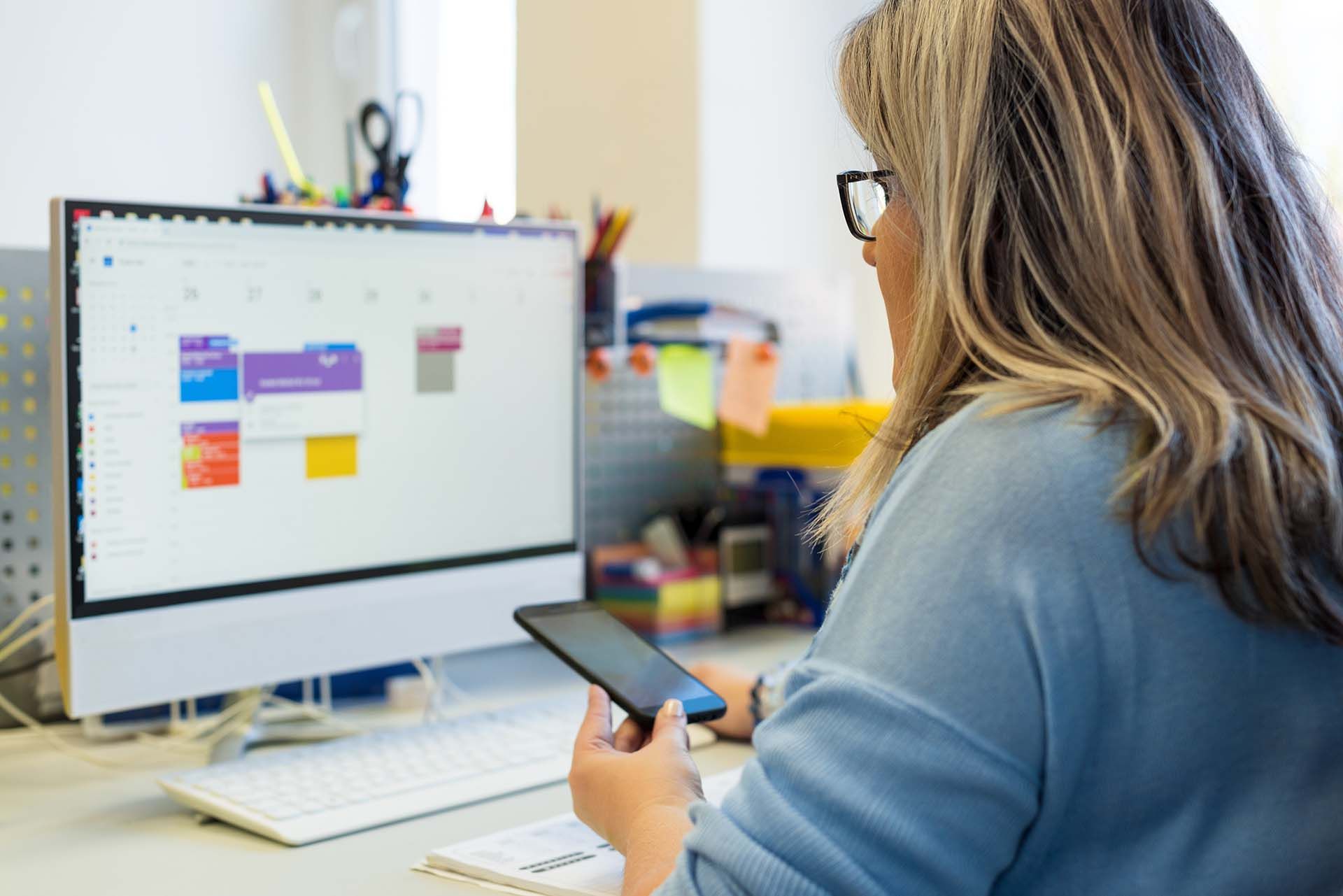 How to Enjoy Your Vacation or Out of Office Worry-Free: Let Your CRM Handle the Business