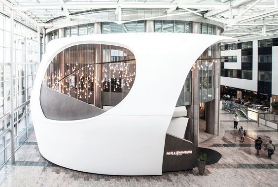 „Shell“ im Eingangsbereich des Wiener Millenium Tower