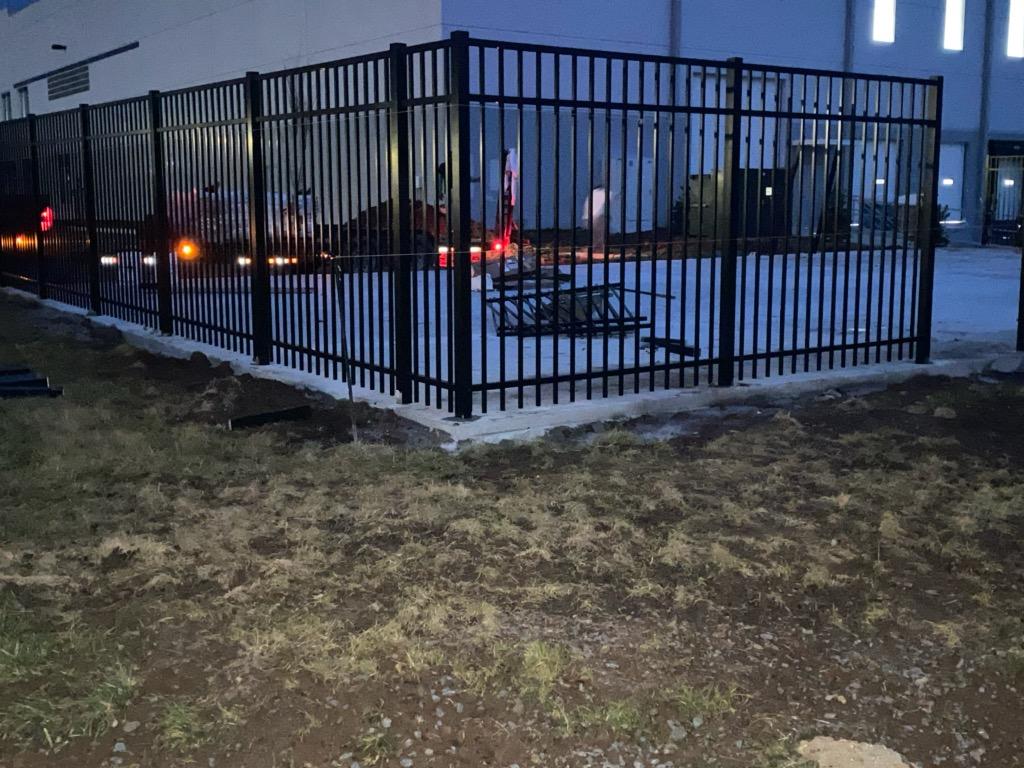 Metal privacy fence contractor in Clarksville, TN