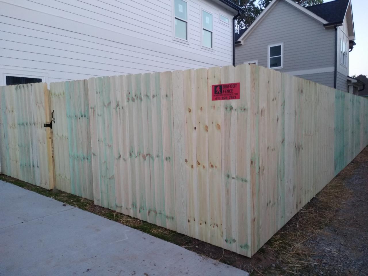Gated wood fence in Clarksville Tennessee