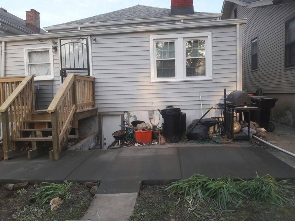 Sidewalk Construction Service — Concrete Sidewalk to the House in Louisville, KY